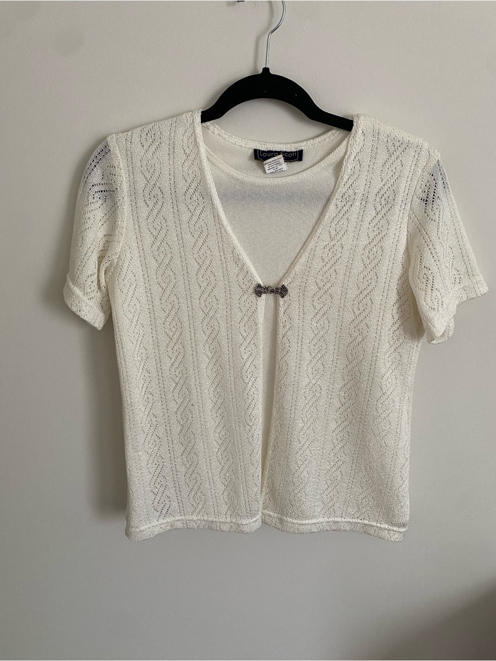 Laura Scott Cream Short Sleeve Knit Top with Decorative Pin